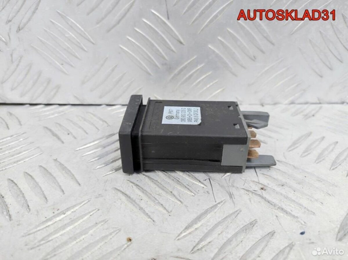Кнопка аварийной сигнализации Passat B5 3B0953235D - АвтоСклад31.рф - авторазборка контрактные б/у запчасти в г. Белгород