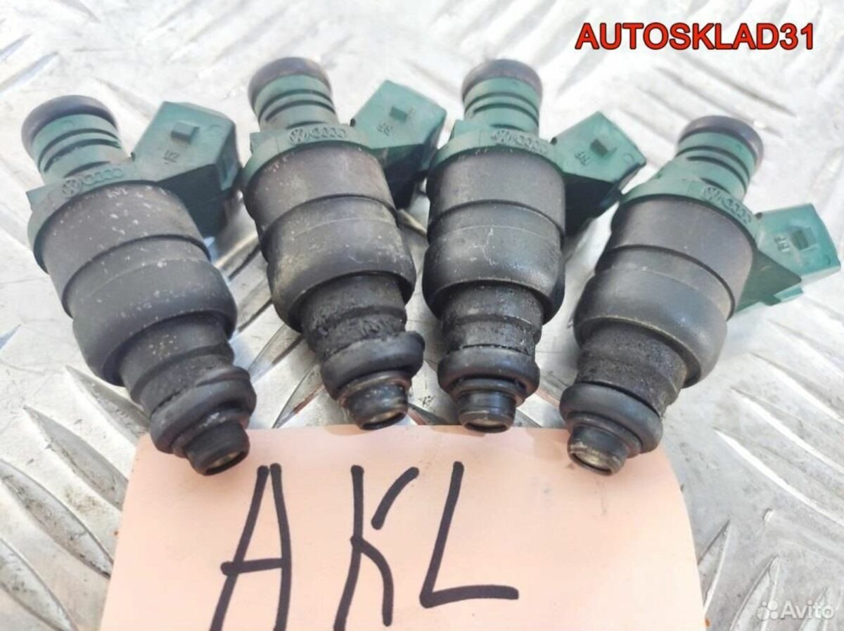 Форсунка топливная VW Golf 4 1,6 AKL 037906031AA - АвтоСклад31.рф - авторазборка контрактные б/у запчасти в г. Белгород