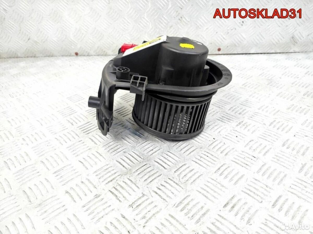 Моторчик отопителя Volkswagen Golf 3 1H1820021 - АвтоСклад31.рф - авторазборка контрактные б/у запчасти в г. Белгород