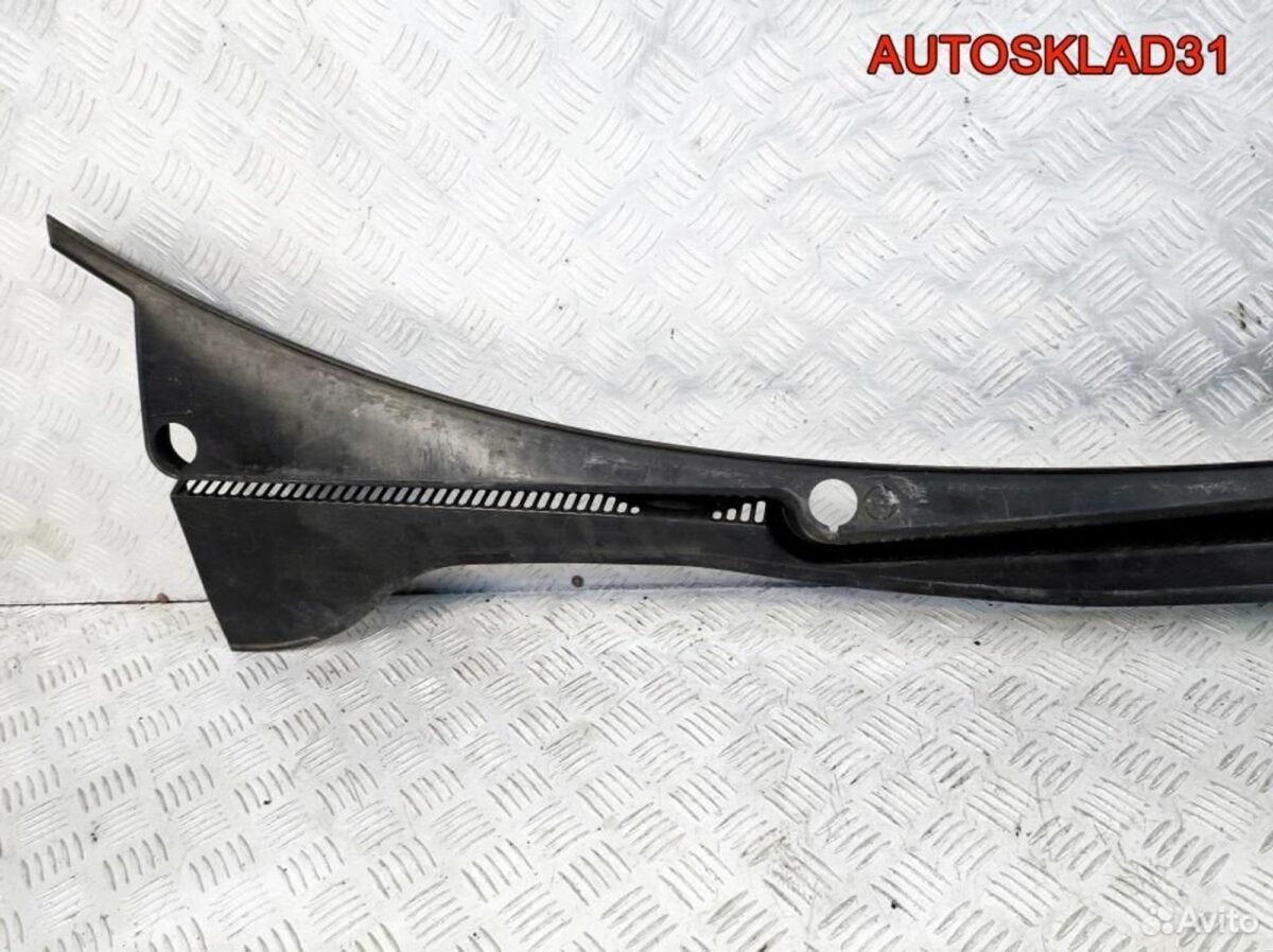 Решетка стеклоочистителя VW Golf 5 1K1819415A - АвтоСклад31.рф - авторазборка контрактные б/у запчасти в г. Белгород