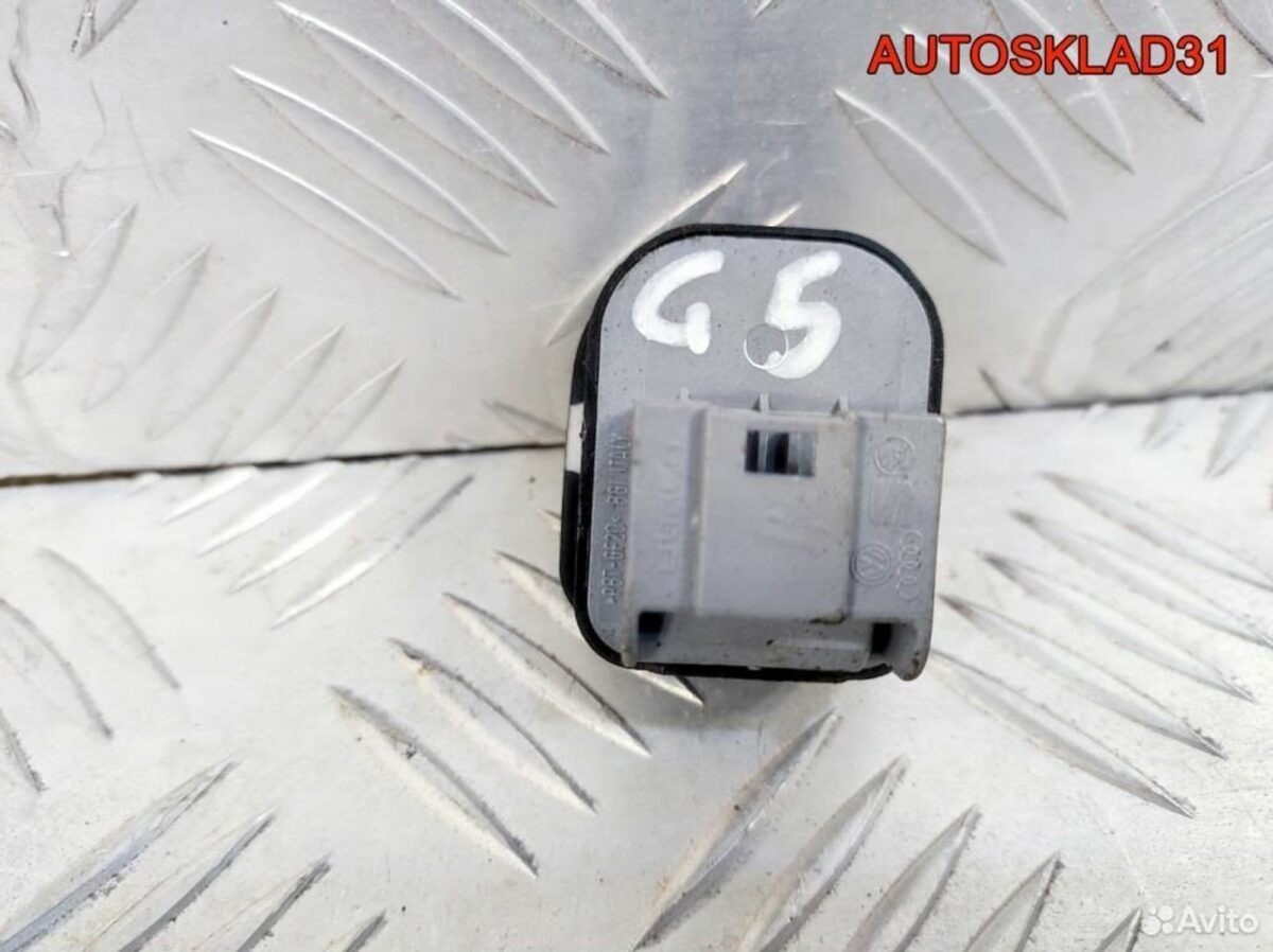 Переключатель регулировки зеркала VW Golf 5 - АвтоСклад31.рф - авторазборка контрактные б/у запчасти в г. Белгород