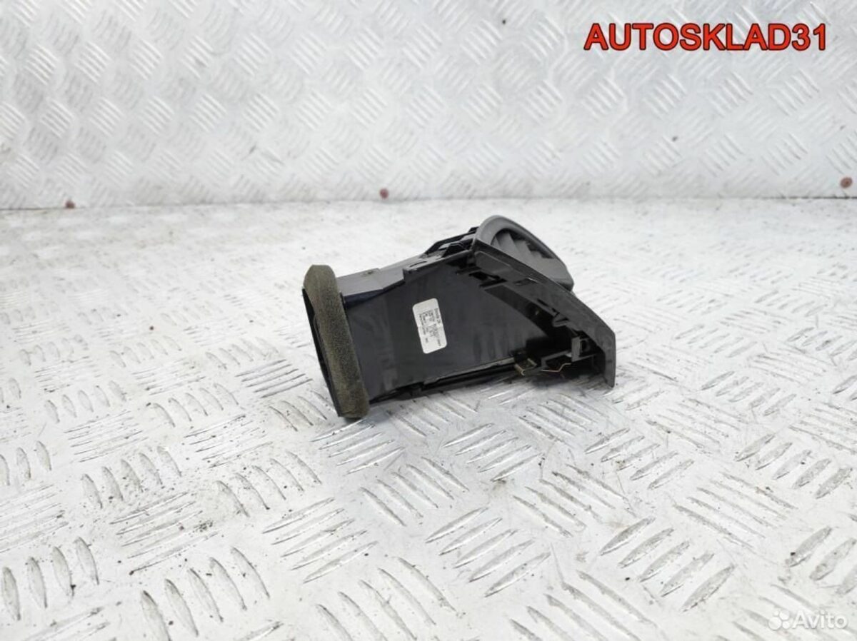 Дефлектор воздушный правый Skoda Fabia 6V0819702 - АвтоСклад31.рф - авторазборка контрактные б/у запчасти в г. Белгород