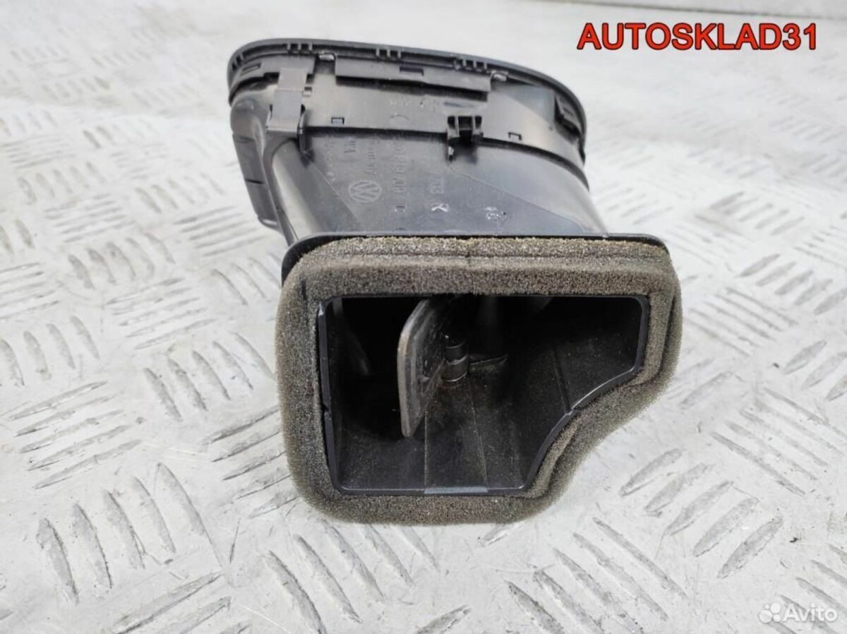 Дефлектор воздушный левый VW Golf 6 5K0819703K - АвтоСклад31.рф - авторазборка контрактные б/у запчасти в г. Белгород