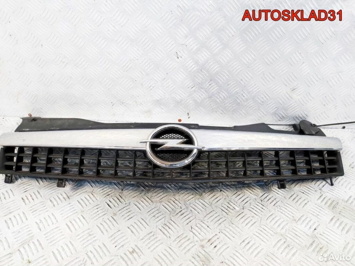 Решетка радиатора Opel Astra H GTC 13247083 Купе - АвтоСклад31.рф - авторазборка контрактные б/у запчасти в г. Белгород