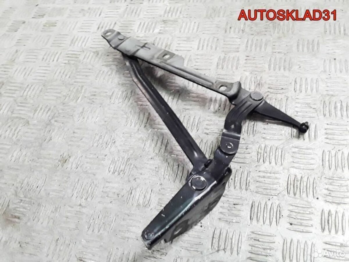 Петля крышки багажника правая Audi 100 C4 - АвтоСклад31.рф - авторазборка контрактные б/у запчасти в г. Белгород