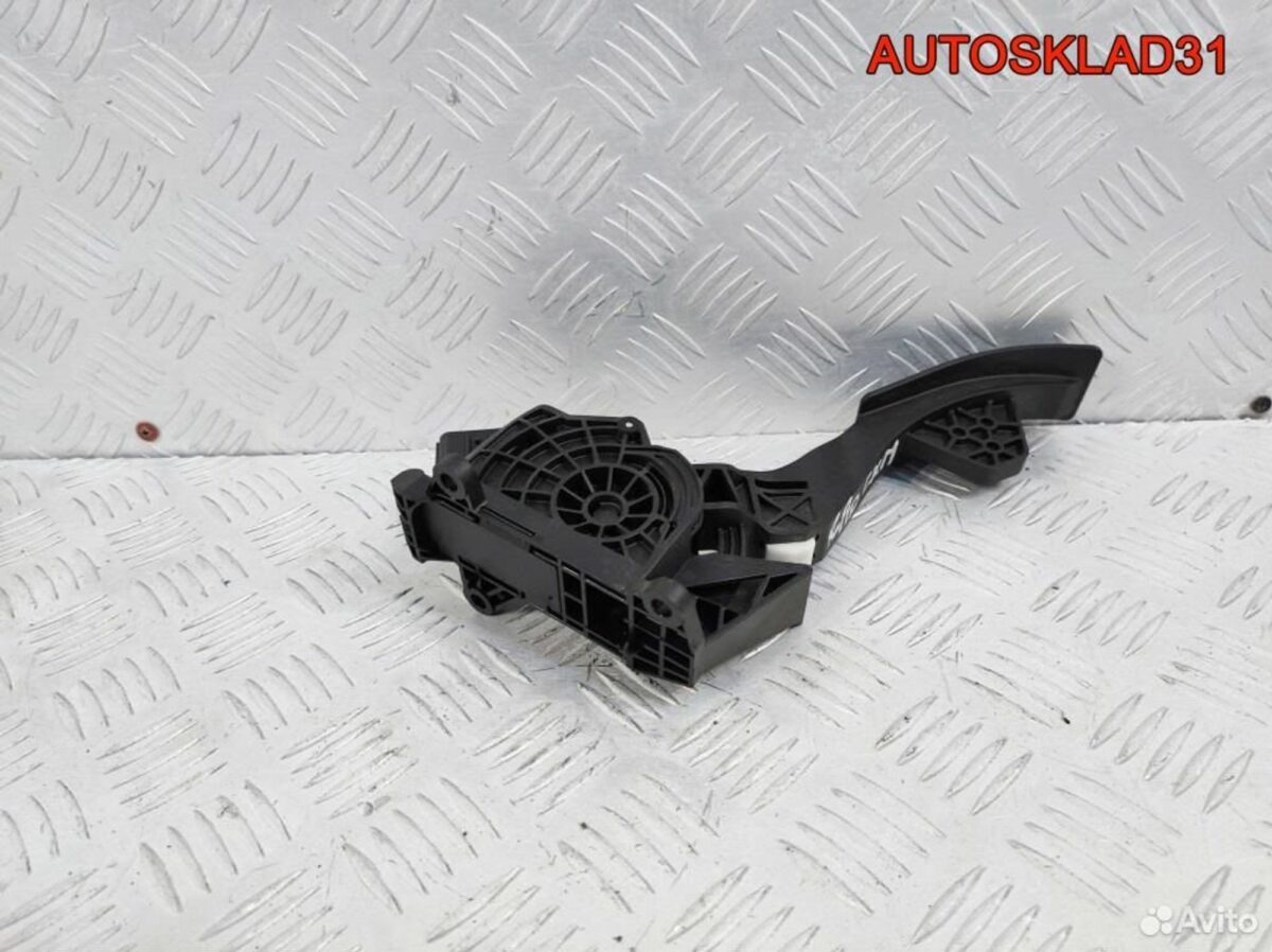 Педаль газ Skoda Rapid 1,6 CXM 6C1723503D Дизель - АвтоСклад31.рф - авторазборка контрактные б/у запчасти в г. Белгород