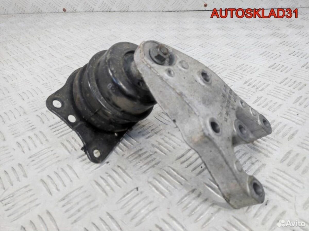 Кронштейн двигателя правый VW Polo AZQ 6Q0199185M - АвтоСклад31.рф - авторазборка контрактные б/у запчасти в г. Белгород