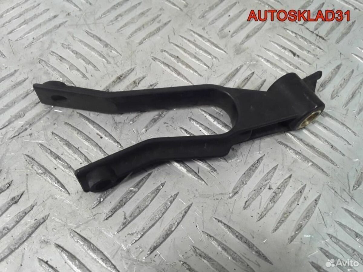 Кронштейн радиатора верхний Opel Astra H 13162131 - АвтоСклад31.рф - авторазборка контрактные б/у запчасти в г. Белгород