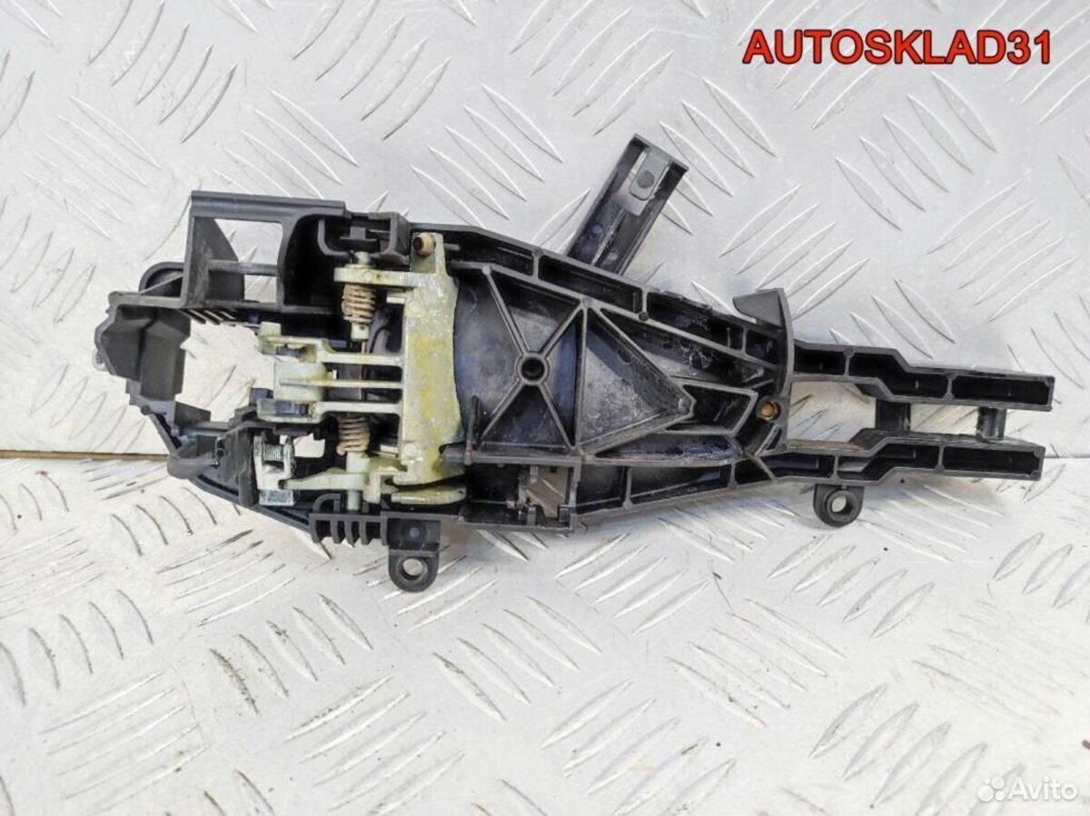 Кронштейн ручки задней левой BMW E90 51227199839 - АвтоСклад31.рф - авторазборка контрактные б/у запчасти в г. Белгород