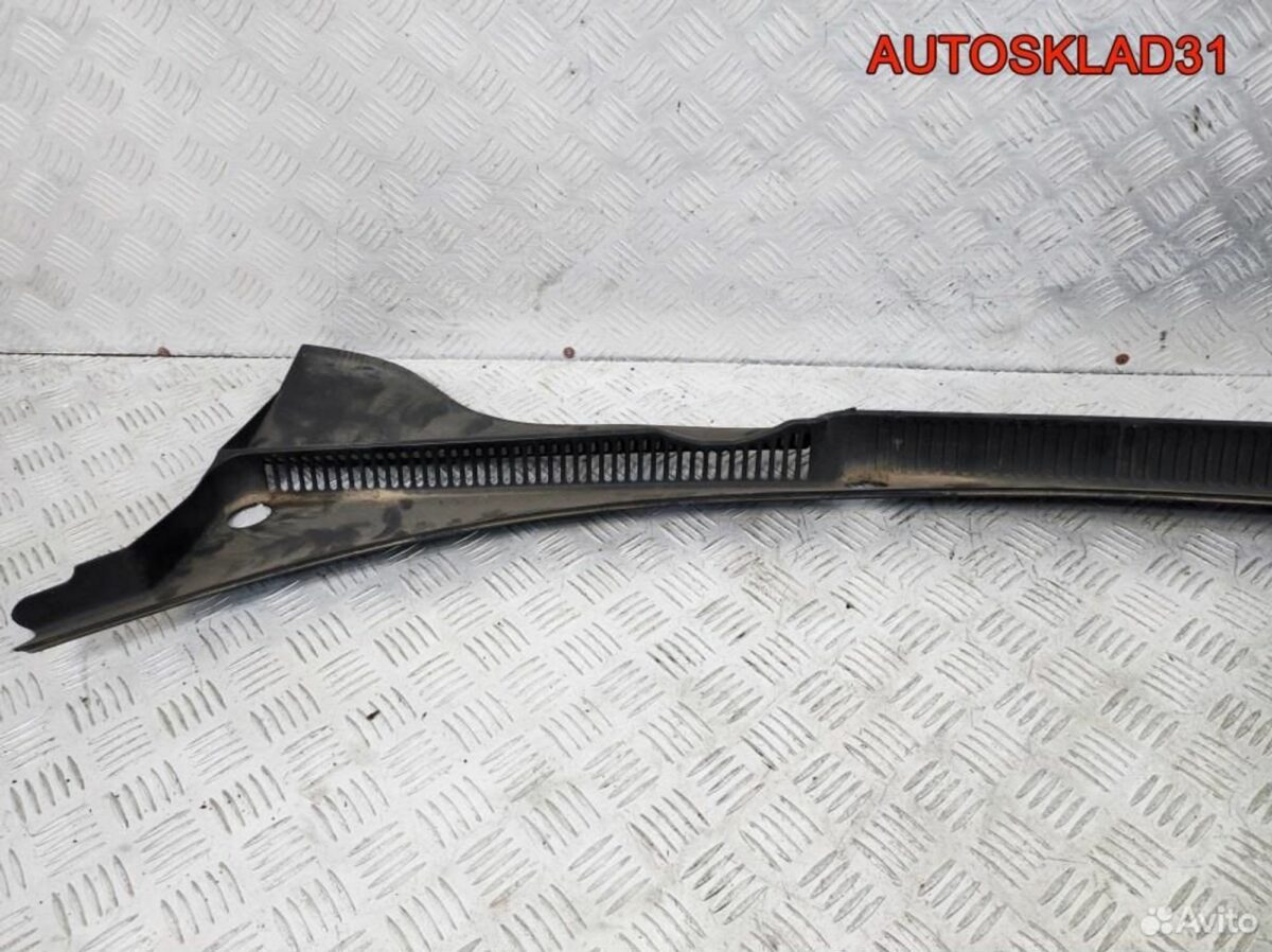 Решетка стеклоочистителя VW Golf 5 1K1819415A - АвтоСклад31.рф - авторазборка контрактные б/у запчасти в г. Белгород