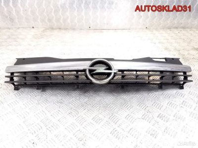 Решетка радиатора Opel Astra H 13108463 - АвтоСклад31.рф - авторазборка контрактные б/у запчасти в г. Белгород