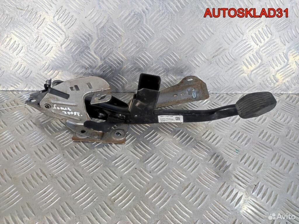 Педаль тормоза МКПП Ford Focus 2 4M512467AR - АвтоСклад31.рф - авторазборка контрактные б/у запчасти в г. Белгород Педаль тормоза МКПП Ford Focus 2 4M512467AR - АвтоСклад31.рф - авторазборка контрактные б/у запчасти в г. Белгород