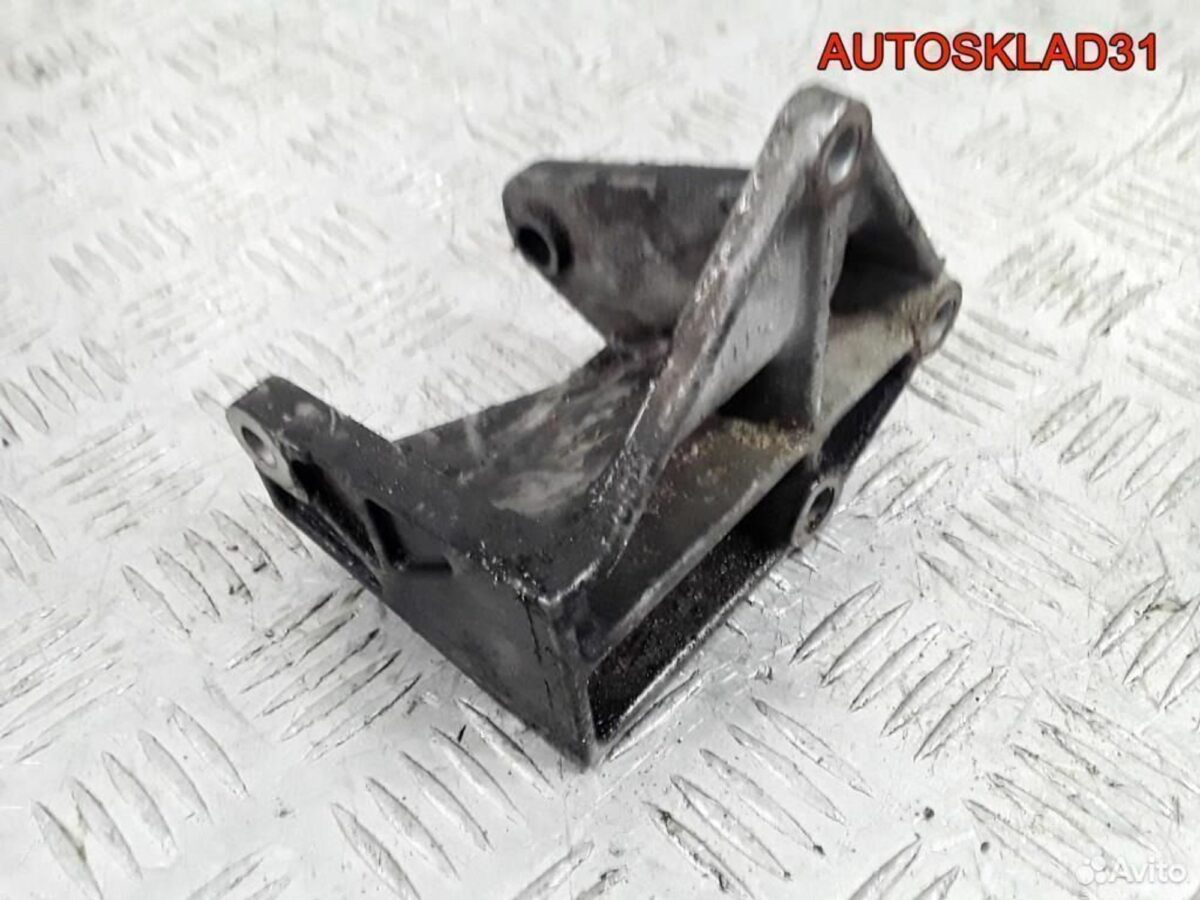 Кронштейн опоры Mitsubishi Carisma DA GDI 4G93 - АвтоСклад31.рф - авторазборка контрактные б/у запчасти в г. Белгород