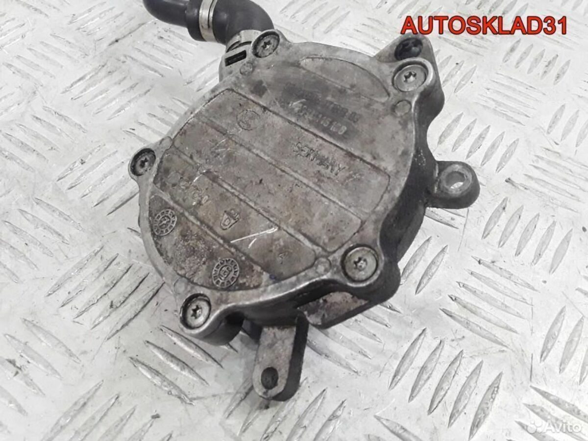 Насос вакуумный Audi A4 B7 2,0 BUL 06D145100E - АвтоСклад31.рф - авторазборка контрактные б/у запчасти в г. Белгород