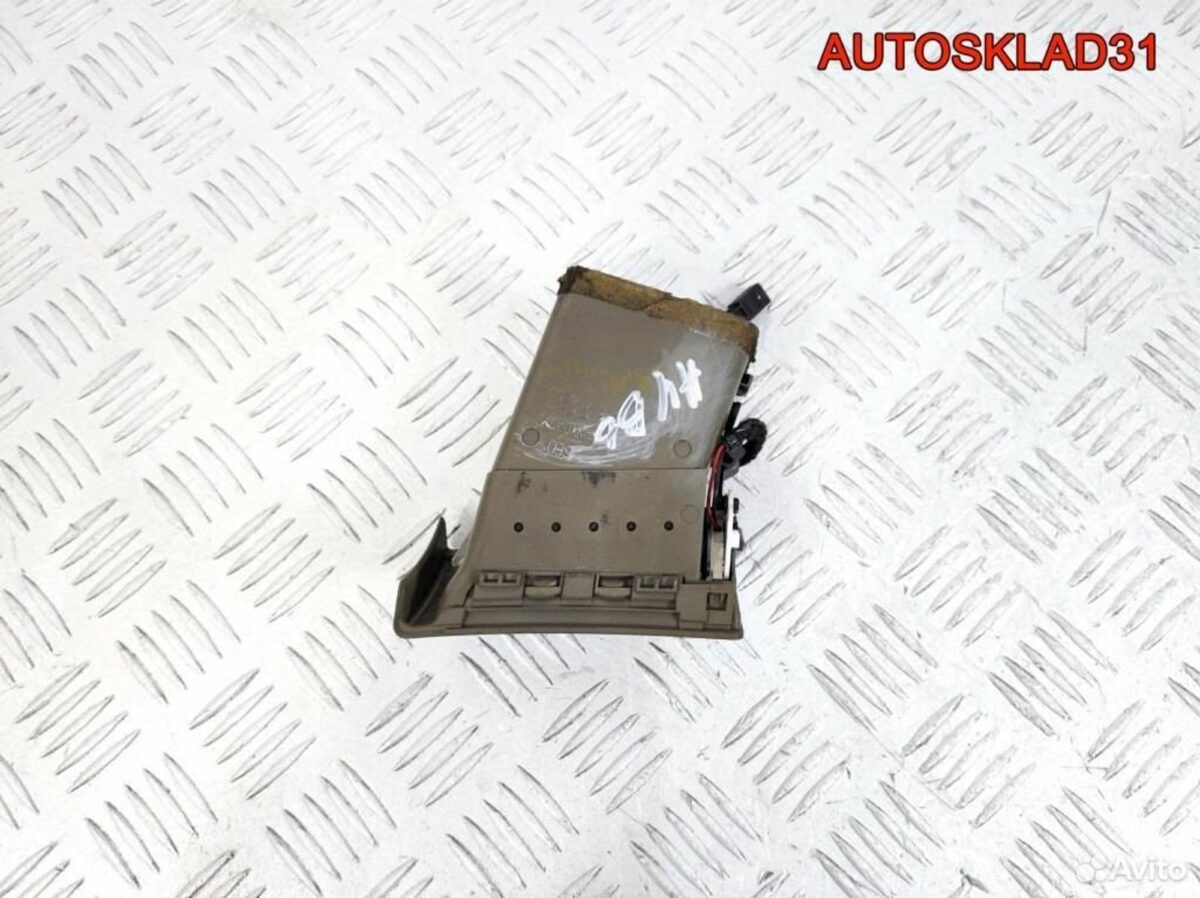 Дефлектор воздушный правый Audi A4 B6 8E0820902F - АвтоСклад31.рф - авторазборка контрактные б/у запчасти в г. Белгород