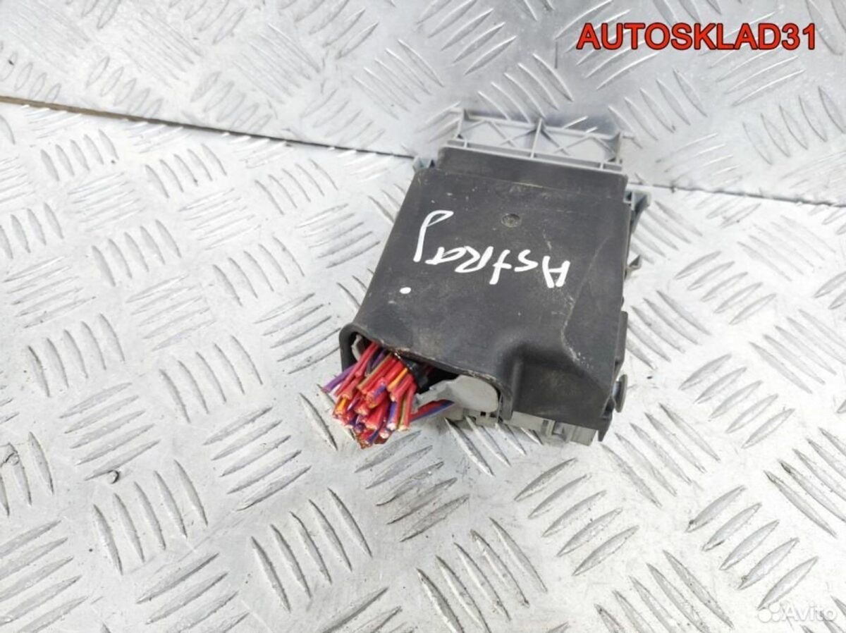 Блок предохранителей салона Opel Astra J 13222786 - АвтоСклад31.рф - авторазборка контрактные б/у запчасти в г. Белгород
