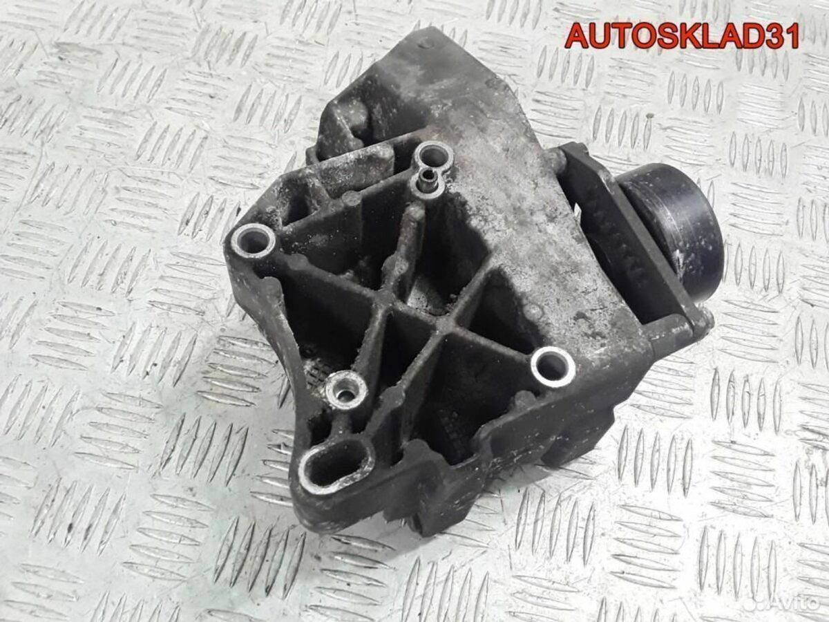 Кронштейн генератора Peugeot 206 1,1 HFX 5706J2 - АвтоСклад31.рф - авторазборка контрактные б/у запчасти в г. Белгород
