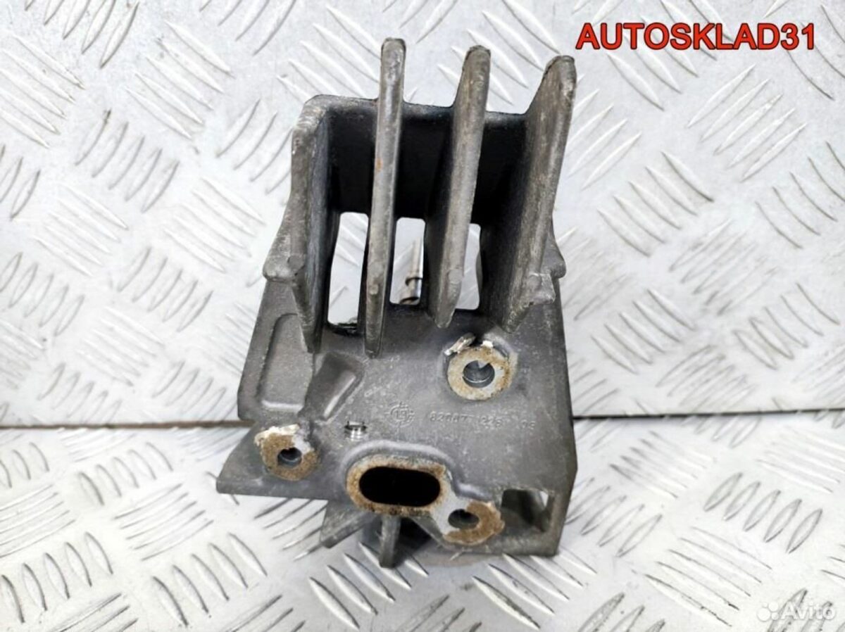 Кронштейн форсунки K9K Renault Megane 3 8200771226 - АвтоСклад31.рф - авторазборка контрактные б/у запчасти в г. Белгород