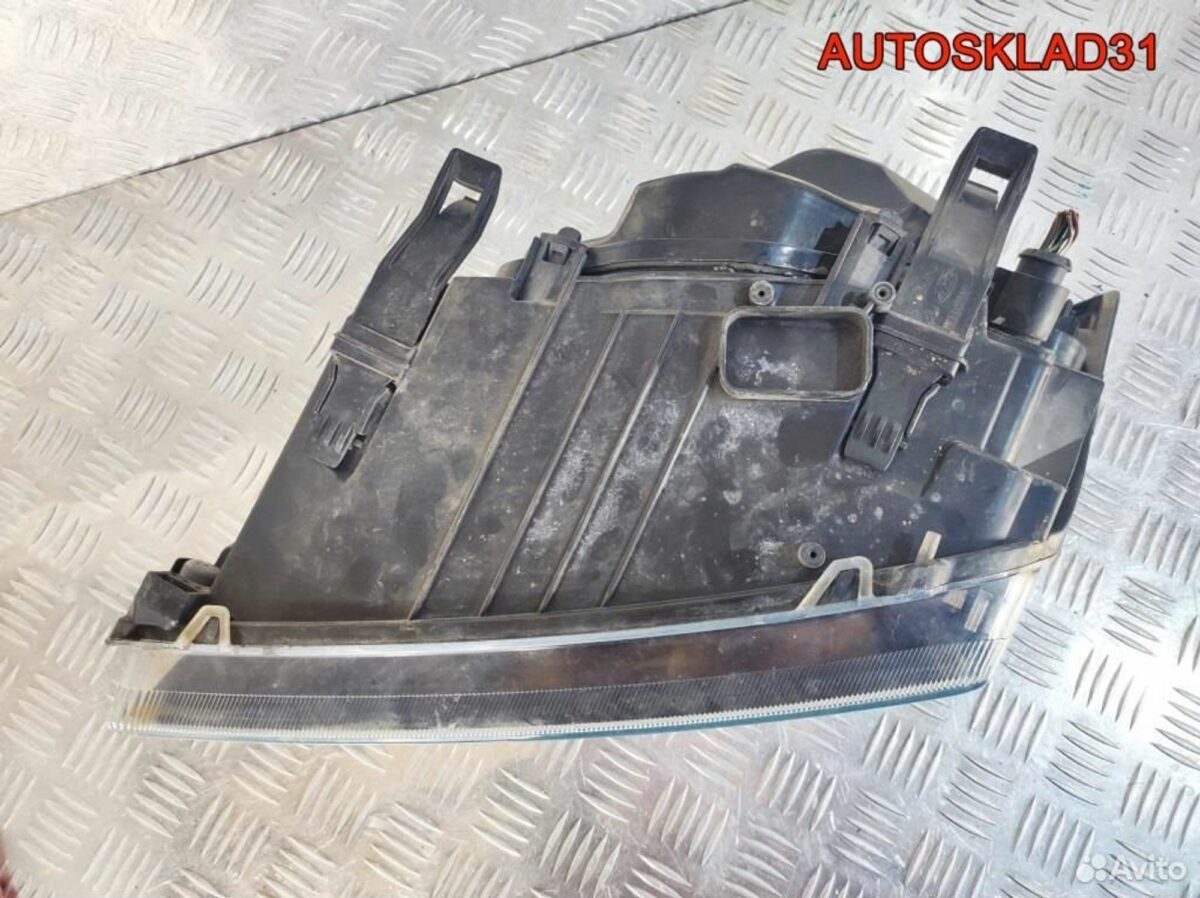 Фара правая Ford Focus 2 4M5113W029JB Дорест - АвтоСклад31.рф - авторазборка контрактные б/у запчасти в г. Белгород
