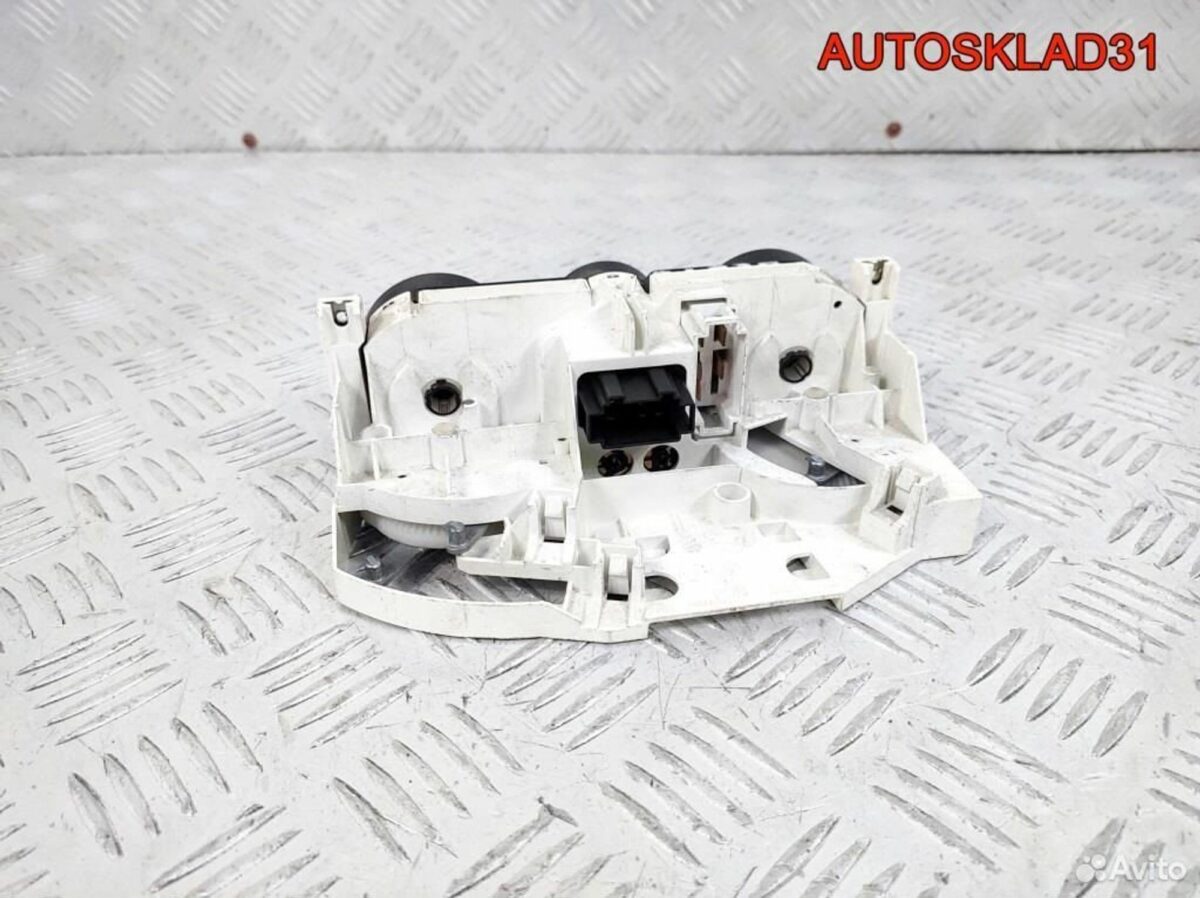 Блок управления отопителем VW Beetle 1C0820045D - АвтоСклад31.рф - авторазборка контрактные б/у запчасти в г. Белгород