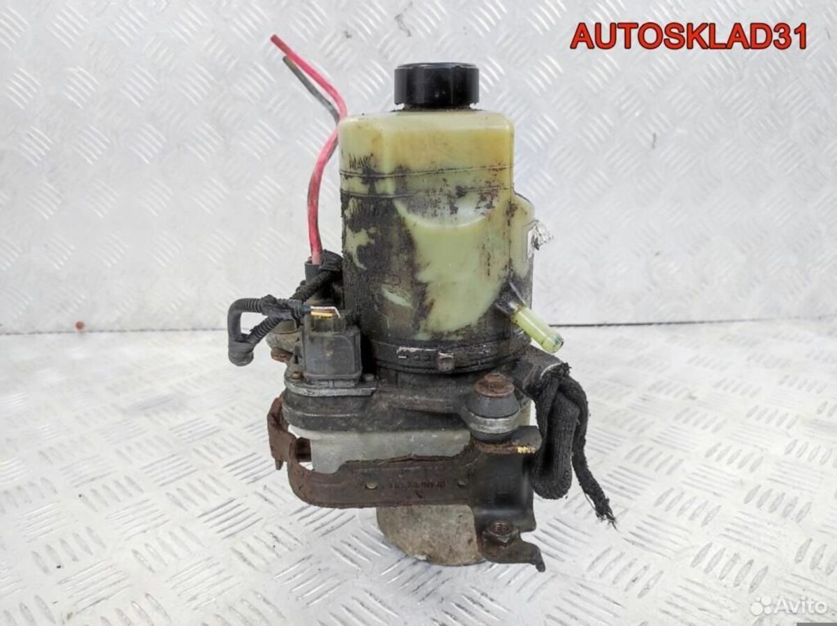 Насос ЭГУР Ford Focus 2 4M513K514AC - АвтоСклад31.рф - авторазборка контрактные б/у запчасти в г. Белгород