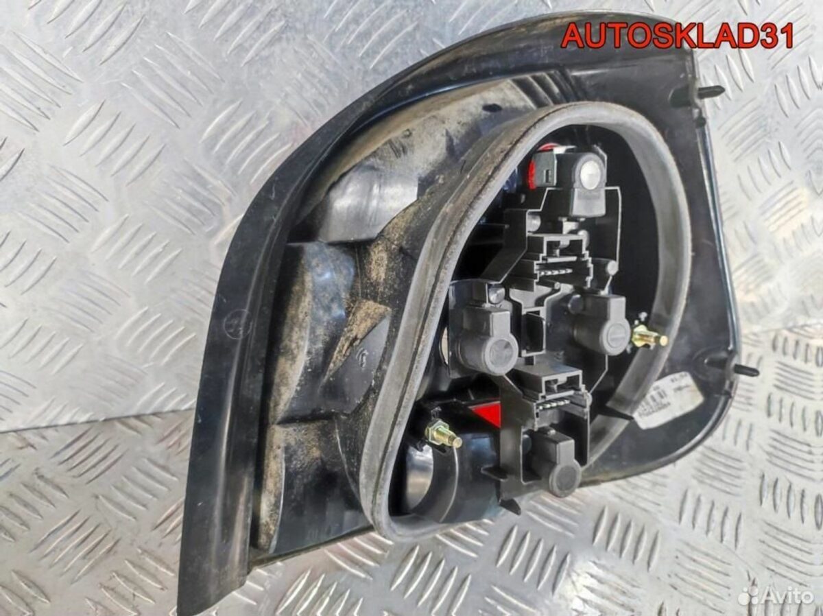Фонарь задний левый Renault Scenic 7700428054 - АвтоСклад31.рф - авторазборка контрактные б/у запчасти в г. Белгород