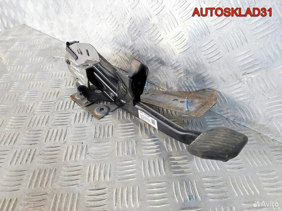 Педаль тормоза МКПП Ford Focus 2 4M512467AR - АвтоСклад31.рф - авторазборка контрактные б/у запчасти в г. Белгород