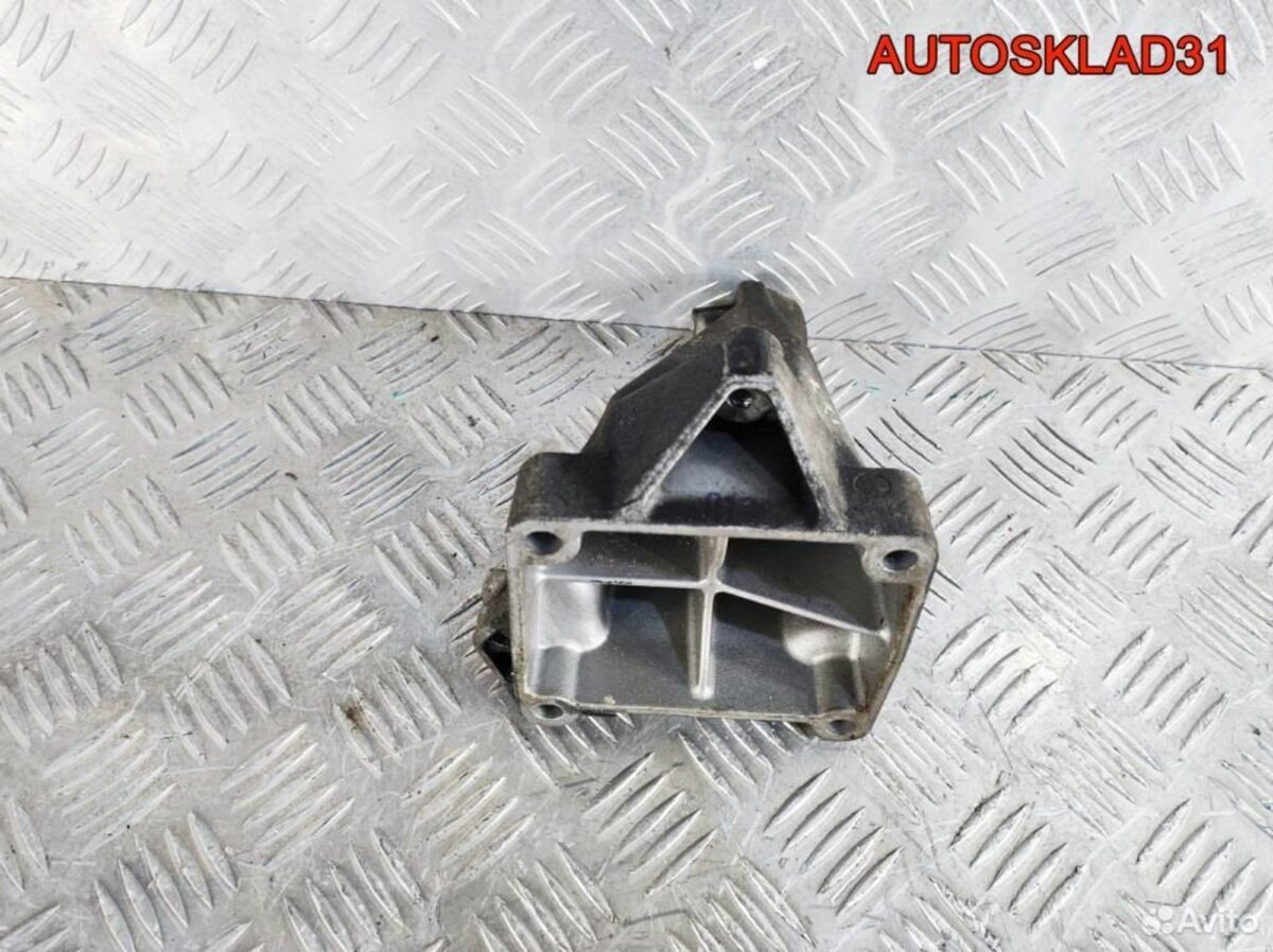Кронштейн двигателя левый Mercedes W203 2712230904 - АвтоСклад31.рф - авторазборка контрактные б/у запчасти в г. Белгород