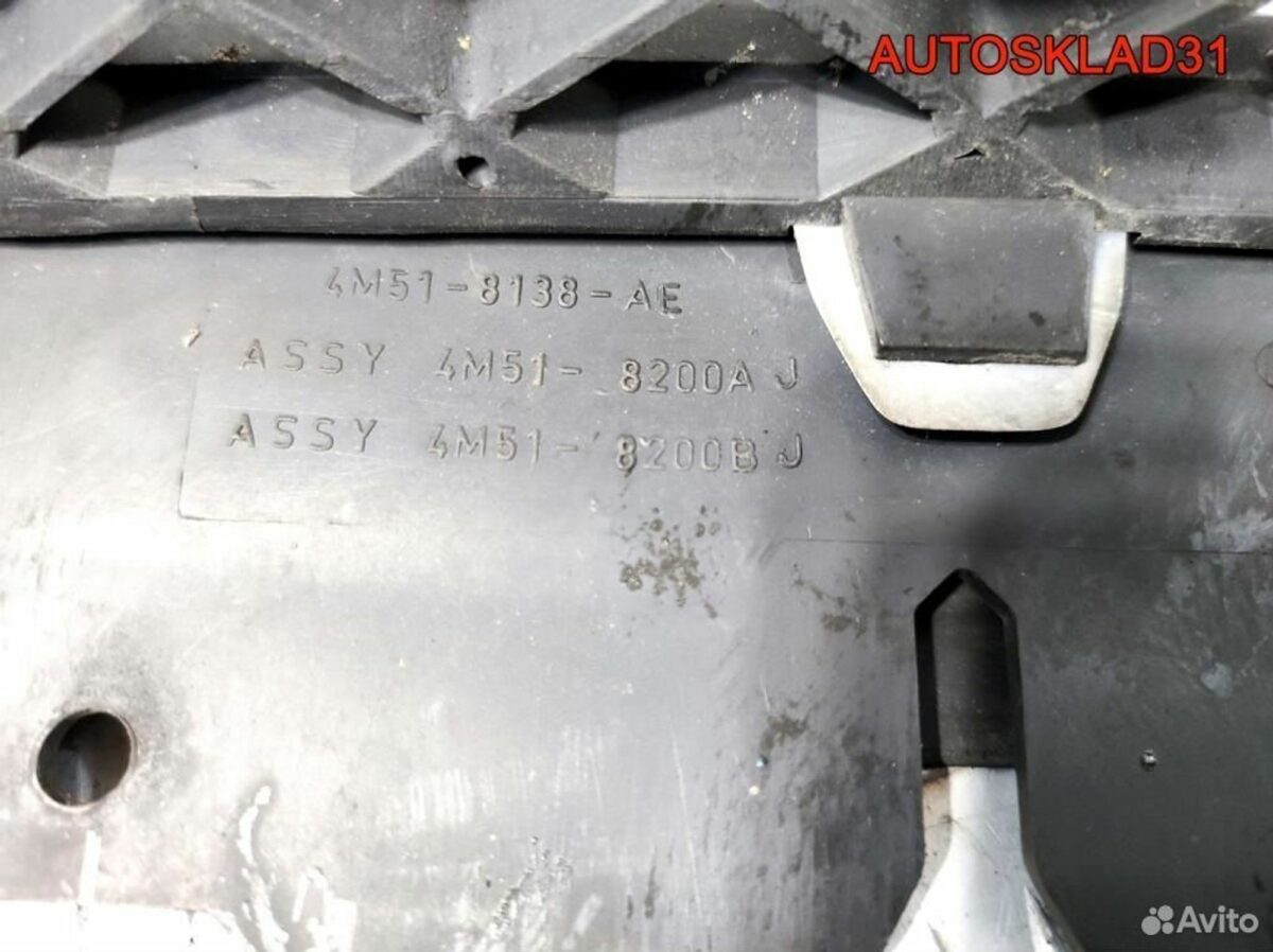 Решетка радиатора Ford Focus 2 4M518138AE - АвтоСклад31.рф - авторазборка контрактные б/у запчасти в г. Белгород