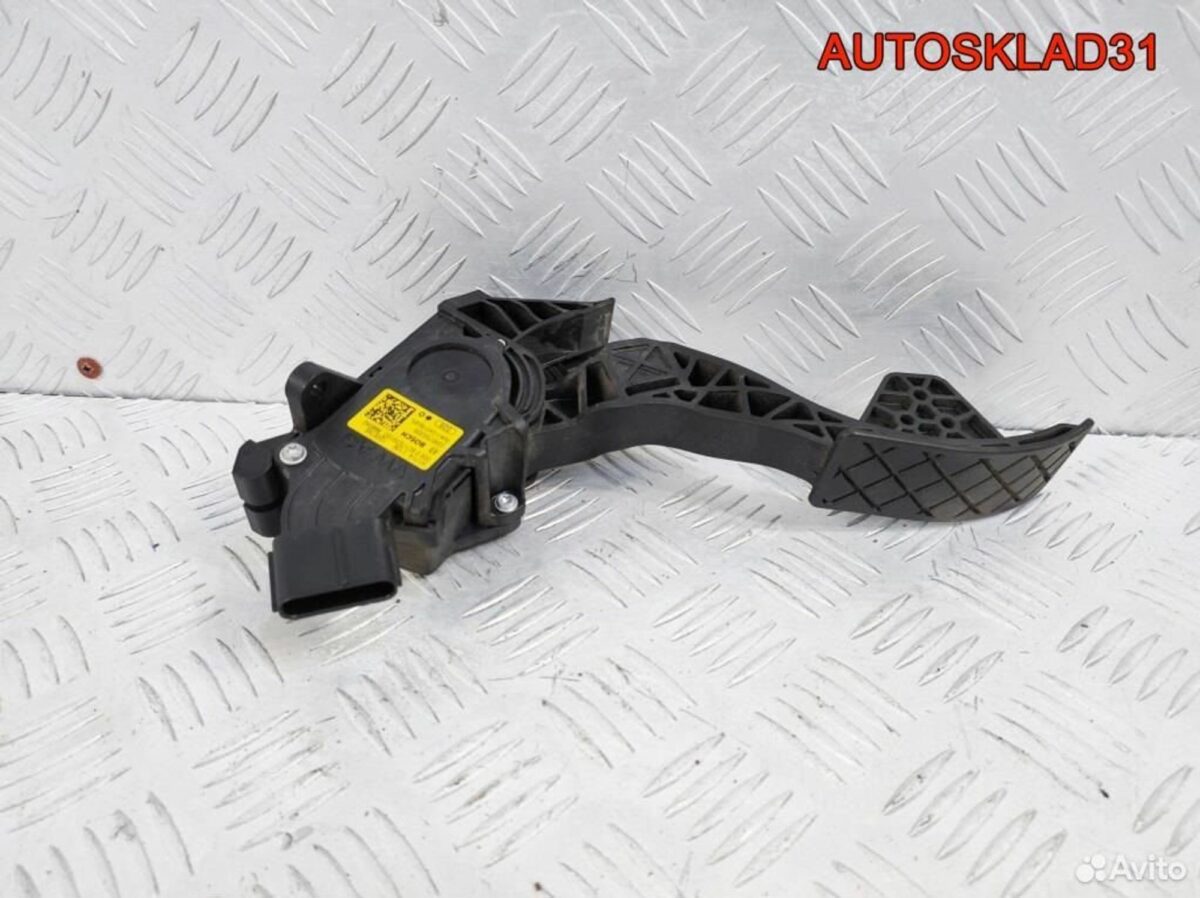 Педаль газ Skoda Rapid 1,6 CXM 6C1723503D Дизель - АвтоСклад31.рф - авторазборка контрактные б/у запчасти в г. Белгород