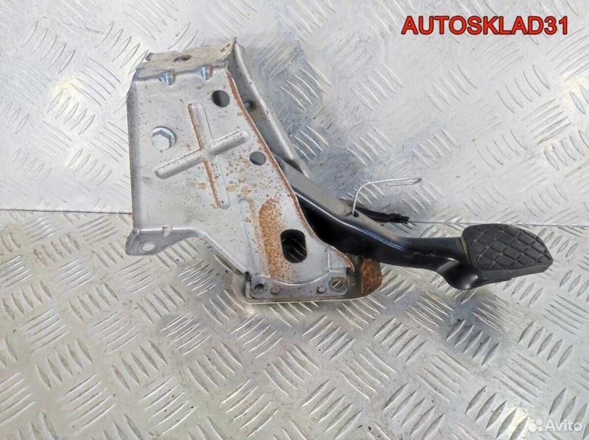 Педаль тормоза Volkswagen Passat B6 1K1721057AA - АвтоСклад31.рф - авторазборка контрактные б/у запчасти в г. Белгород