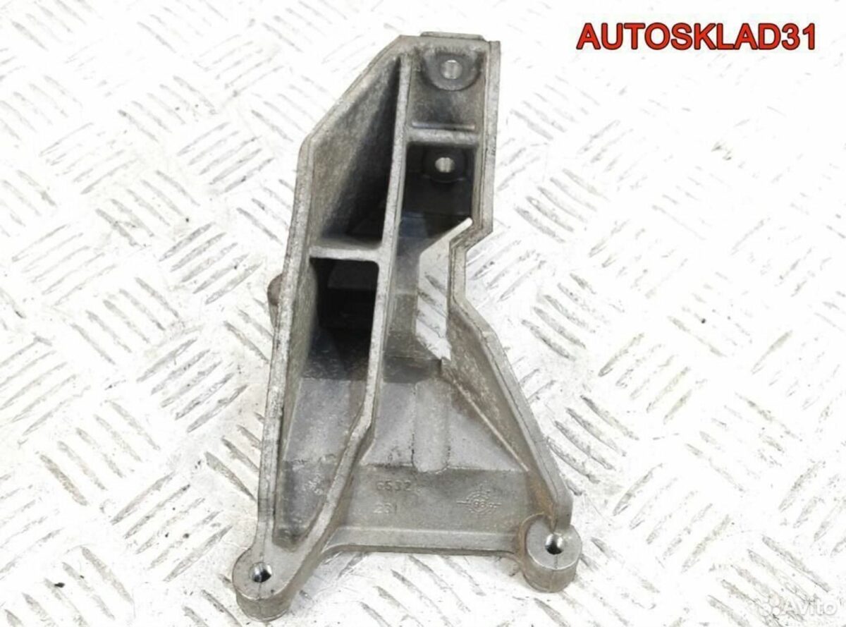 Кронштейн двигателя VW Golf 4 1.9 AQM 038129723E - АвтоСклад31.рф - авторазборка контрактные б/у запчасти в г. Белгород