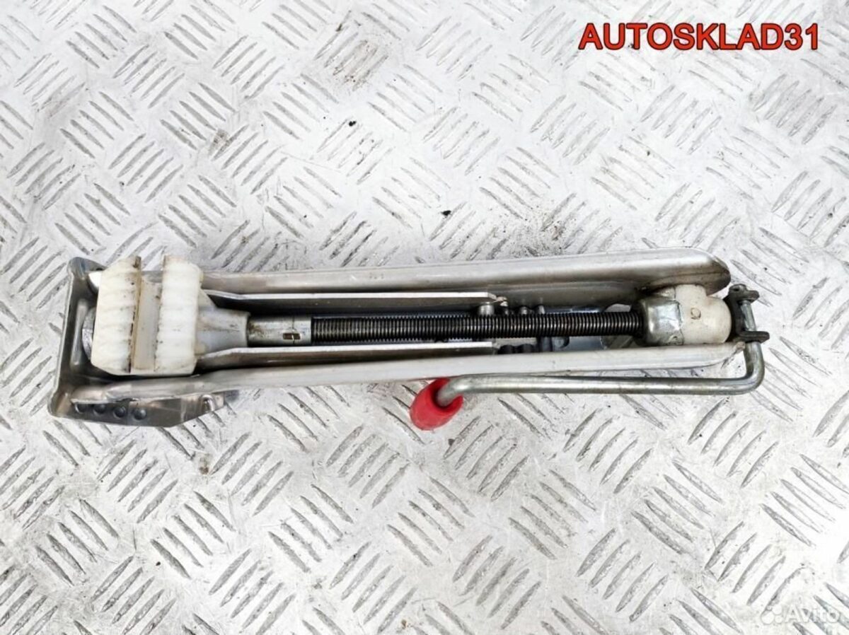 Домкрат Audi A6 C5 8D0011031D - АвтоСклад31.рф - авторазборка контрактные б/у запчасти в г. Белгород