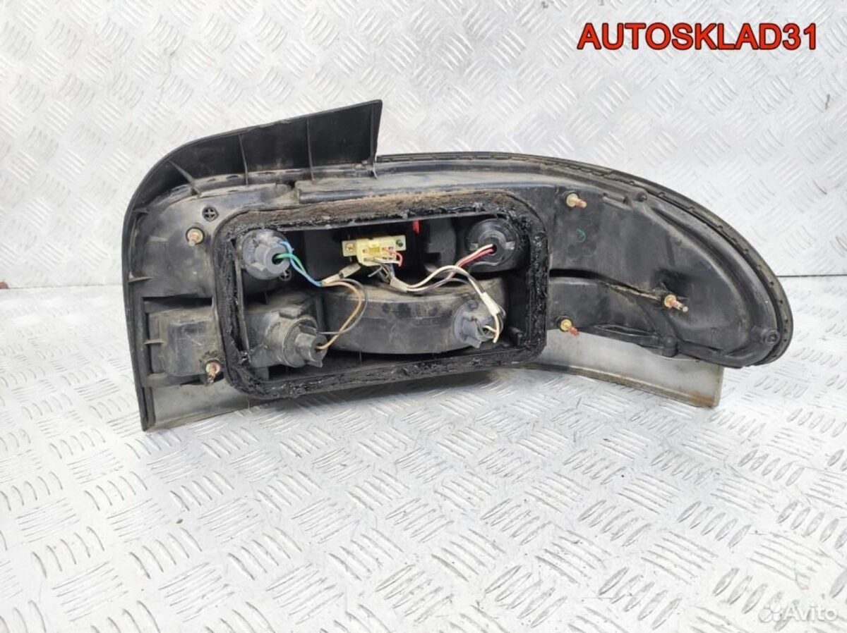 Фонарь задний наружный левый Subaru Impreza G10 - АвтоСклад31.рф - авторазборка контрактные б/у запчасти в г. Белгород