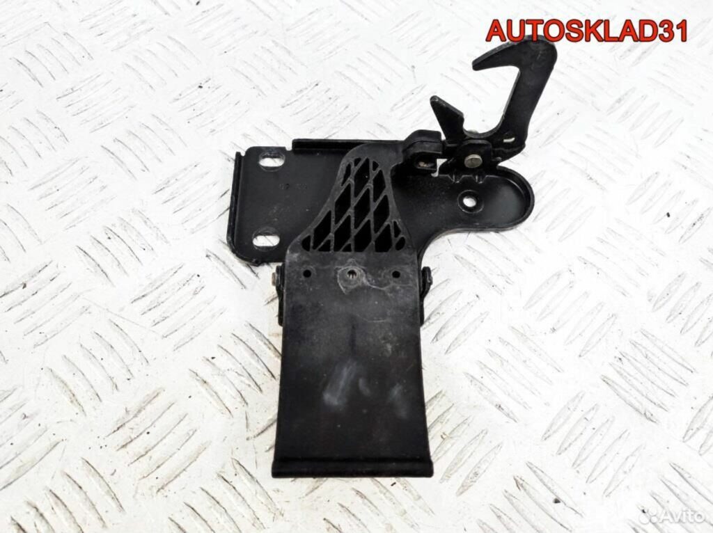 Крючок капота Audi A8 D3 4E0823485B - АвтоСклад31.рф - авторазборка контрактные б/у запчасти в г. Белгород Крючок капота Audi A8 D3 4E0823485B - АвтоСклад31.рф - авторазборка контрактные б/у запчасти в г. Белгород