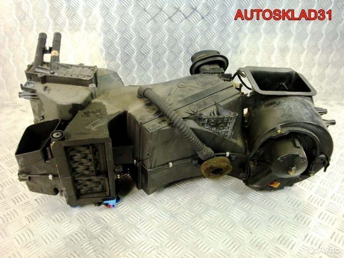 Корпус отопителя VW Passat B5 8D1820005E - АвтоСклад31.рф - авторазборка контрактные б/у запчасти в г. Белгород