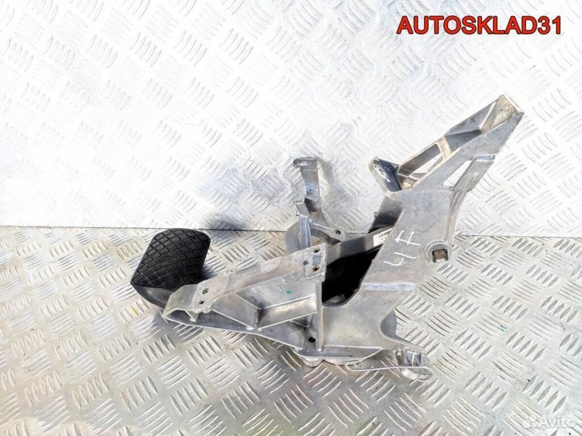 Педаль тормоза АКПП Audi A6 C6 4F1723140 - АвтоСклад31.рф - авторазборка контрактные б/у запчасти в г. Белгород