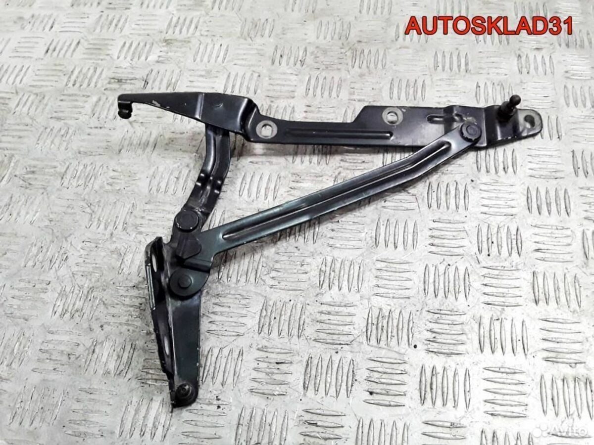Петля крышки багажника правая Audi 100 C4 - АвтоСклад31.рф - авторазборка контрактные б/у запчасти в г. Белгород