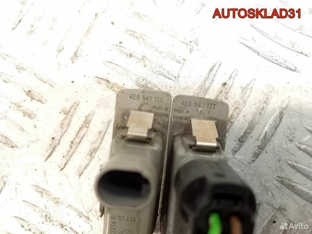 Повторитель на крыло белый Audi A8 D3 4E0949127 - АвтоСклад31.рф - авторазборка контрактные б/у запчасти в г. Белгород