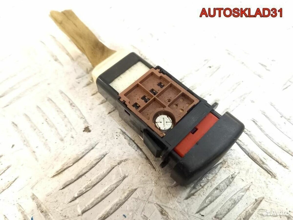Кнопка аварийной сигнализации Mazda 323 BA - АвтоСклад31.рф - авторазборка контрактные б/у запчасти в г. Белгород