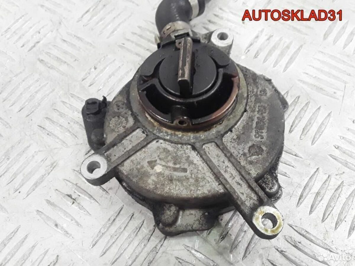 Насос вакуумный Audi A4 B7 2,0 BUL 06D145100E - АвтоСклад31.рф - авторазборка контрактные б/у запчасти в г. Белгород