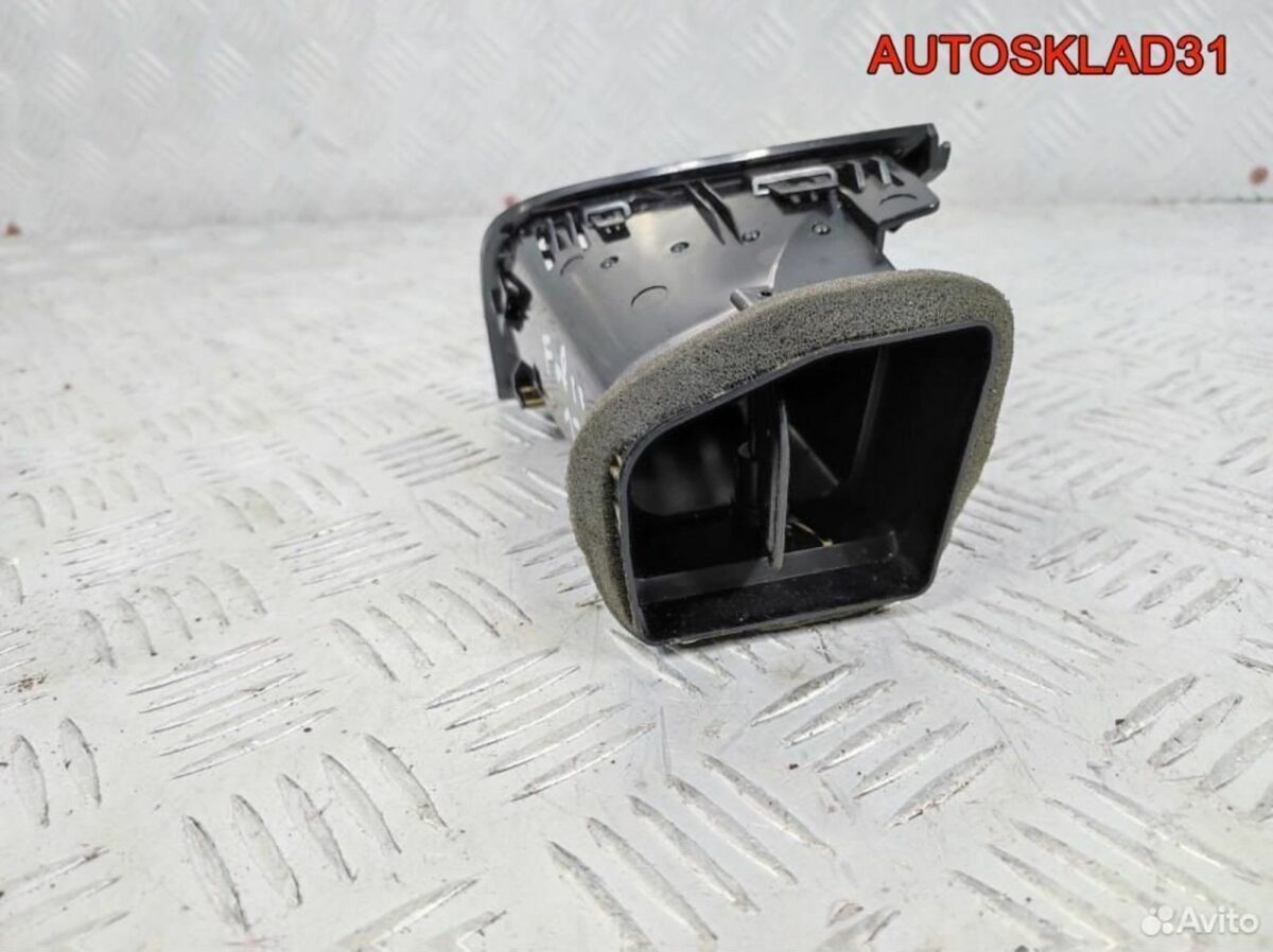Дефлектор воздушный правый Skoda Fabia 6V0819702 - АвтоСклад31.рф - авторазборка контрактные б/у запчасти в г. Белгород