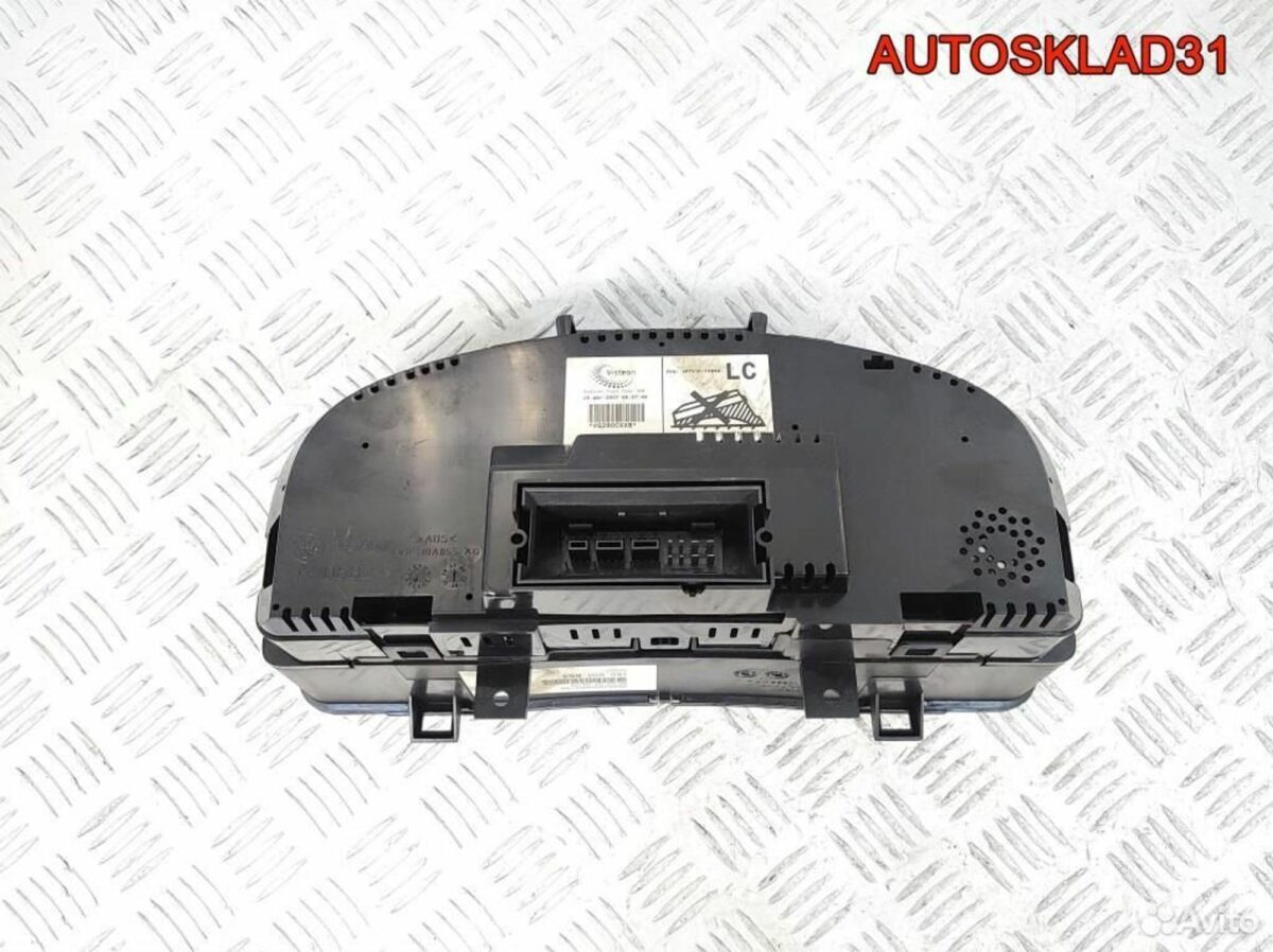 Панель приборов Volkswagen Golf 5 1K0920863 Бензин - АвтоСклад31.рф - авторазборка контрактные б/у запчасти в г. Белгород