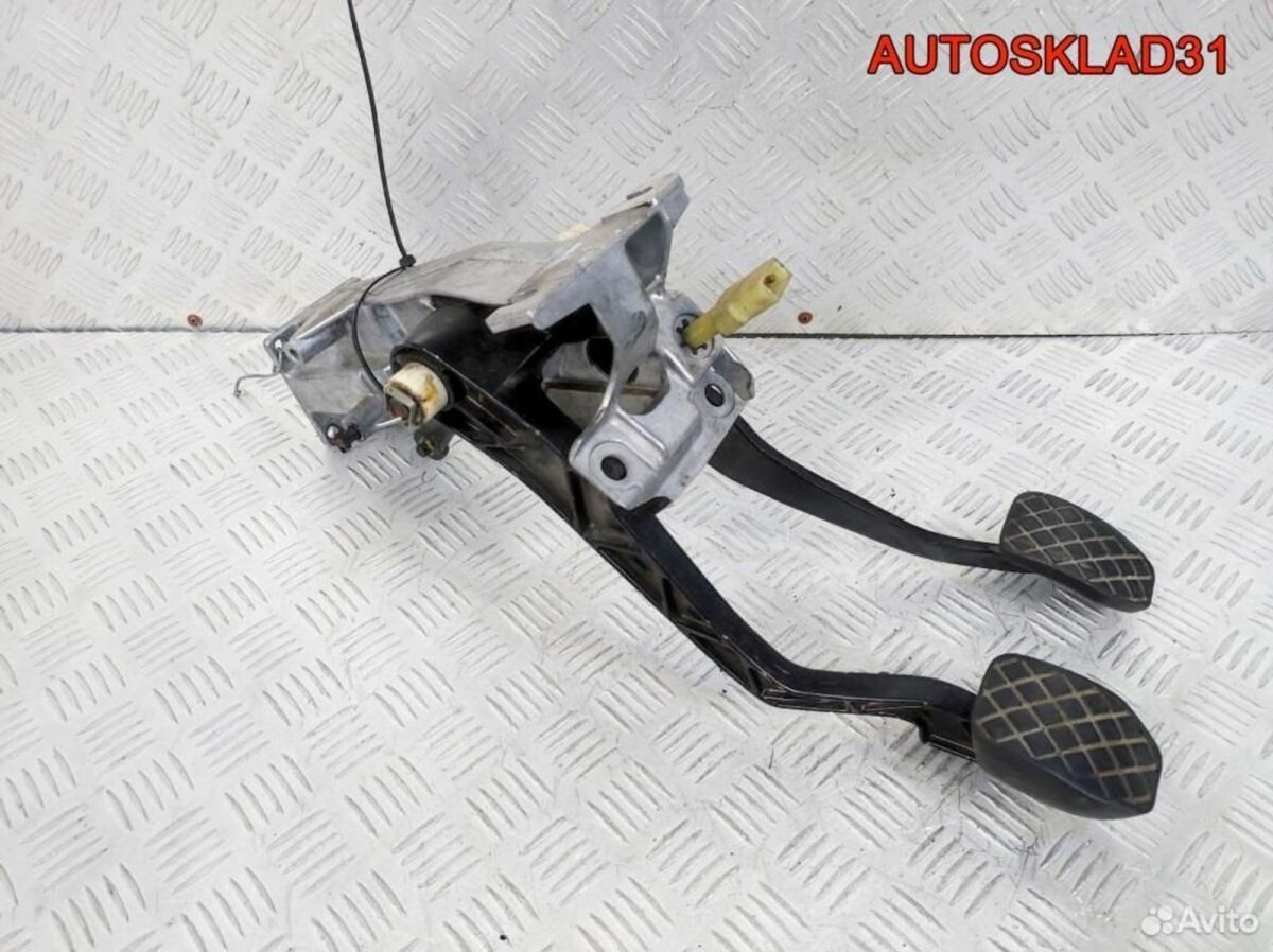 Блок педалей МКПП Audi A6 C4 4A1721115B - АвтоСклад31.рф - авторазборка контрактные б/у запчасти в г. Белгород