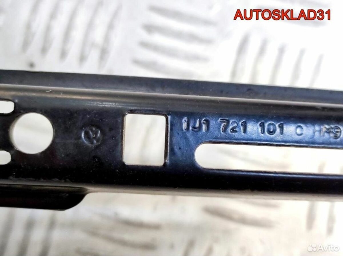 Педаль сцеплени с кронштейном VW Golf 4 1J1721101C - АвтоСклад31.рф - авторазборка контрактные б/у запчасти в г. Белгород