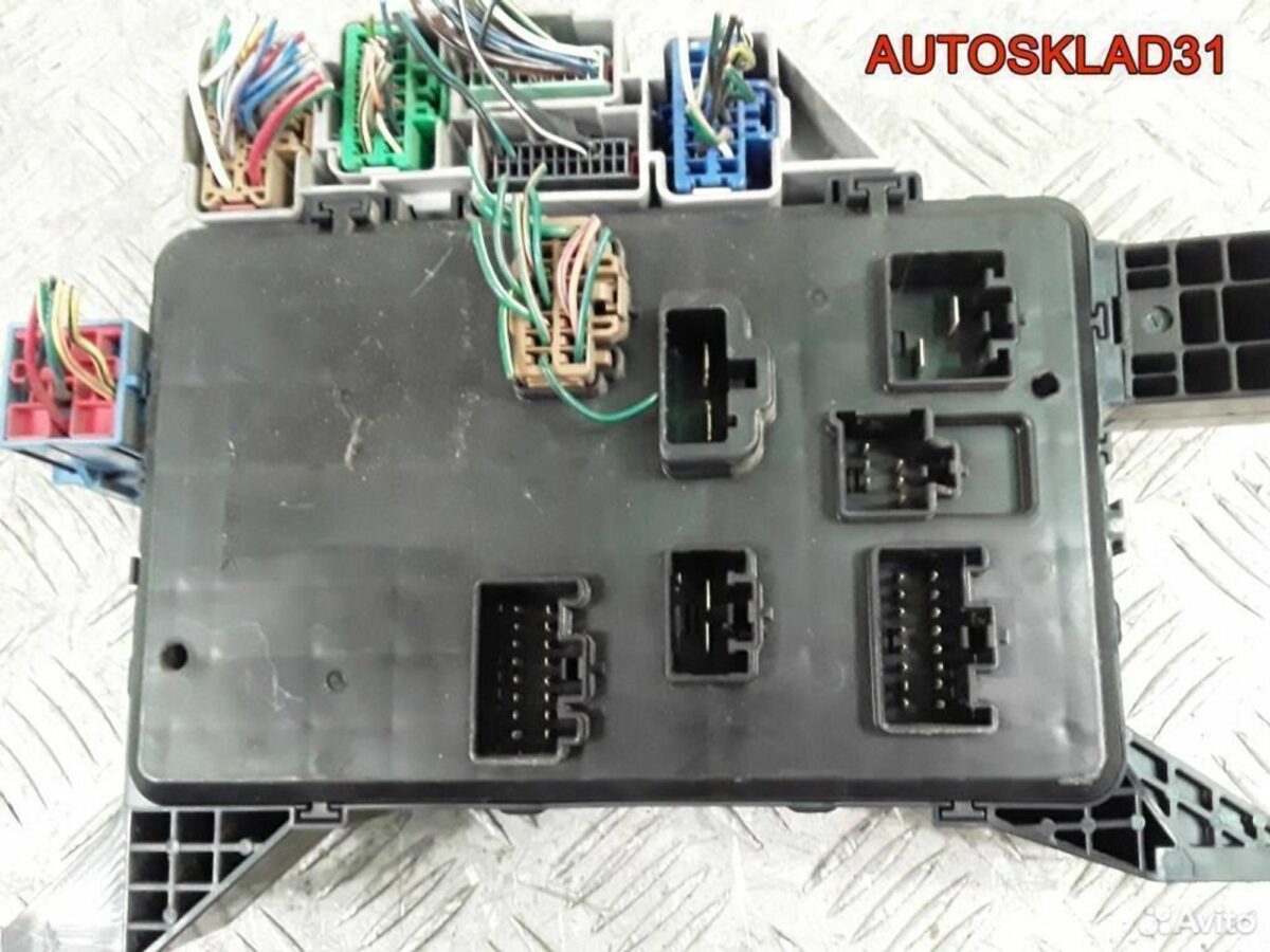 Блок предохранителей Ford Mondeo 3 1s7t14a073af - АвтоСклад31.рф - авторазборка контрактные б/у запчасти в г. Белгород