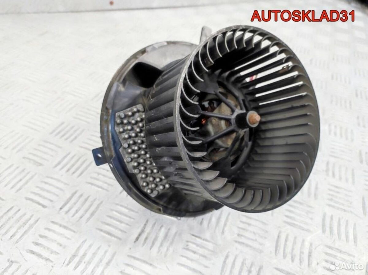 Моторчик отопителя Volkswagen Touran 1K1820015F - АвтоСклад31.рф - авторазборка контрактные б/у запчасти в г. Белгород