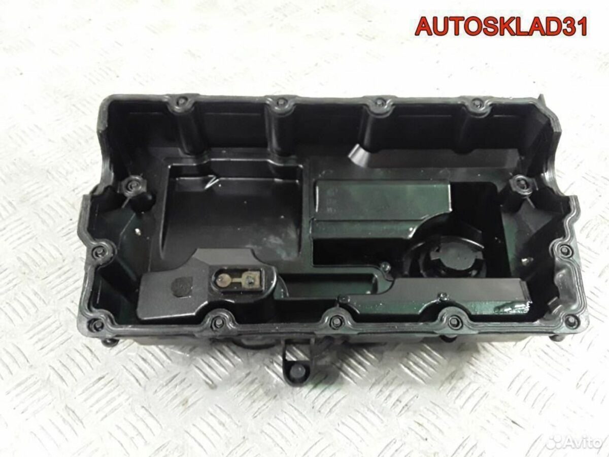 Крышка клапанная Skoda Octavia A5 BMM 03G103475D - АвтоСклад31.рф - авторазборка контрактные б/у запчасти в г. Белгород