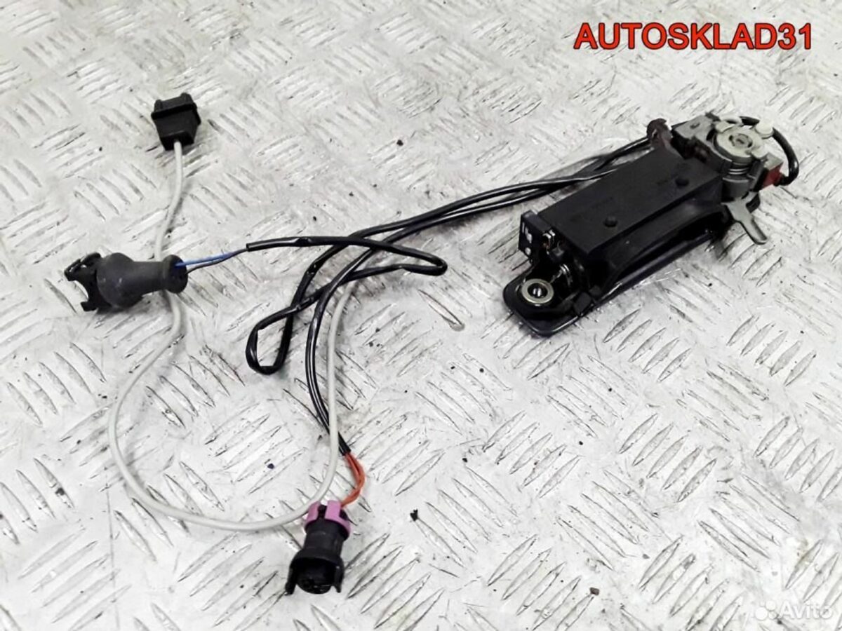Ручка двери передней правая Audi A4 B5 8D0837208A - АвтоСклад31.рф - авторазборка контрактные б/у запчасти в г. Белгород