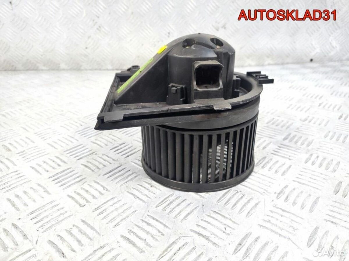 Моторчик отопителя Audi A4 B5 8D1819021B - АвтоСклад31.рф - авторазборка контрактные б/у запчасти в г. Белгород